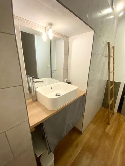 Apartament Chez Camille Et David Sorgues Zewnętrze zdjęcie